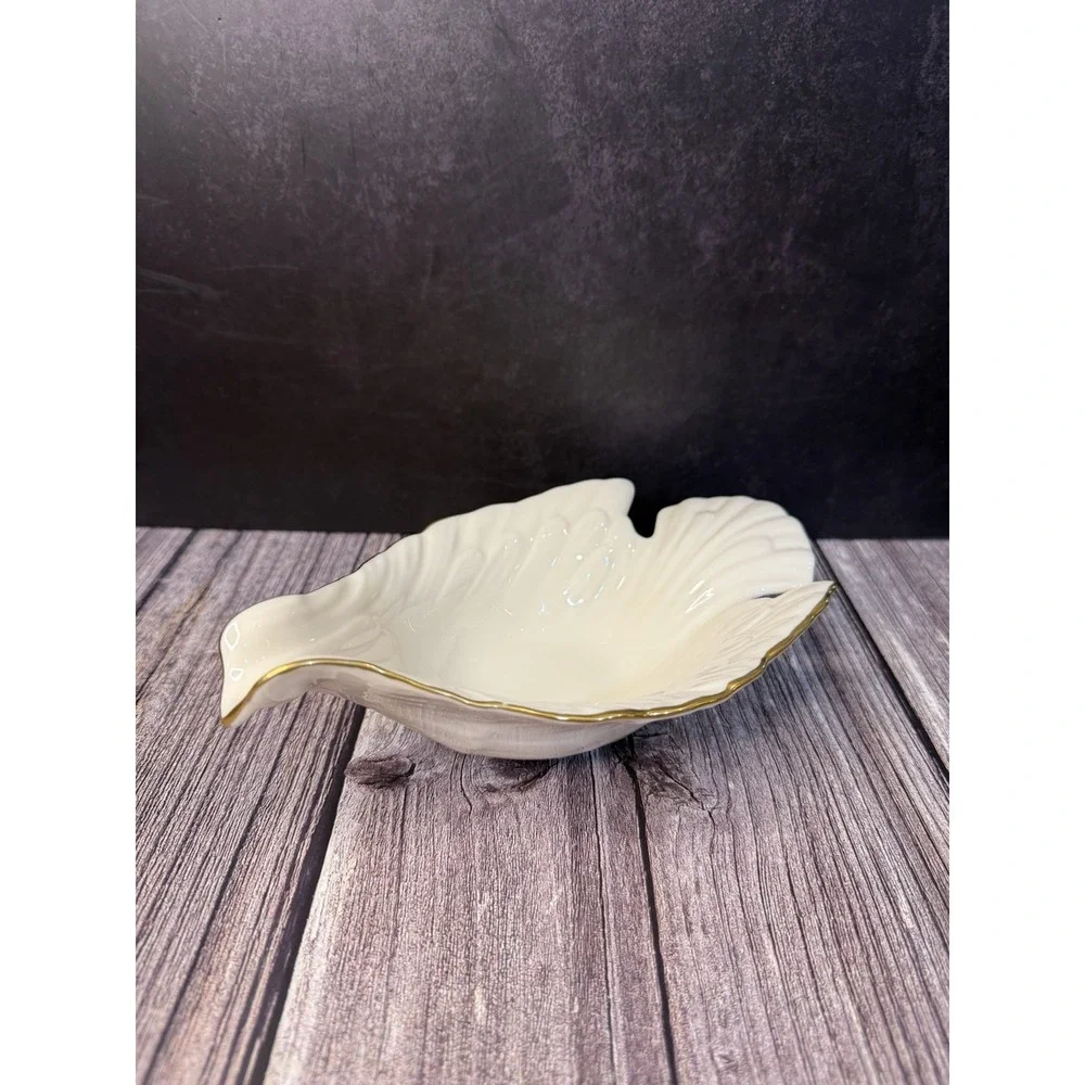 Lenox vintage dove